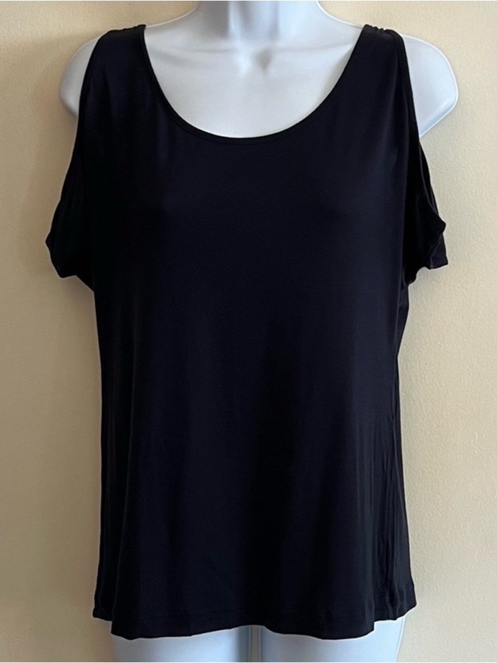SILVRDWN Shoulder-Cutout Blouse